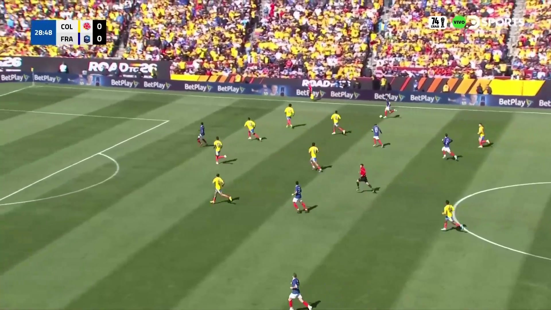 法国先下一城图拉姆禁区内做球杜埃抽射近角得手