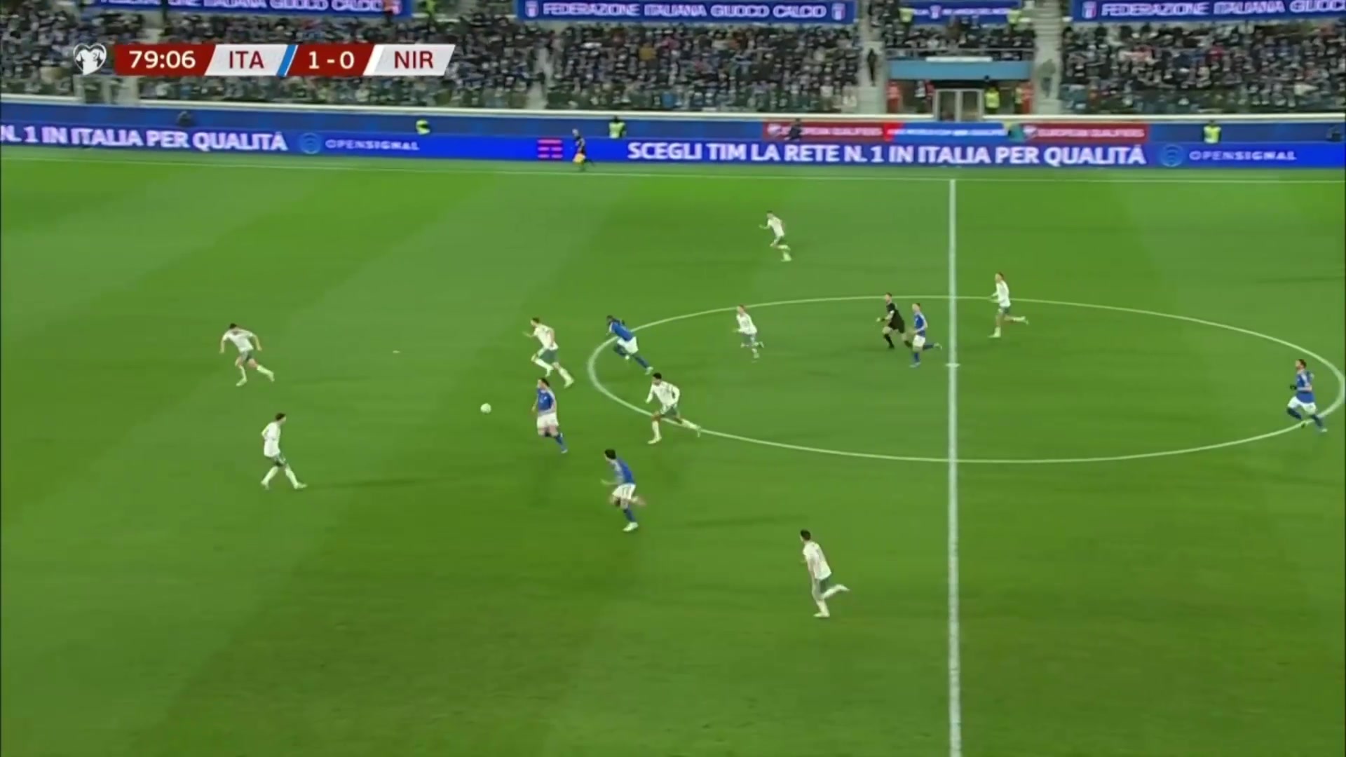 意大利再下一城基恩禁区内停球晃开防守推射破门