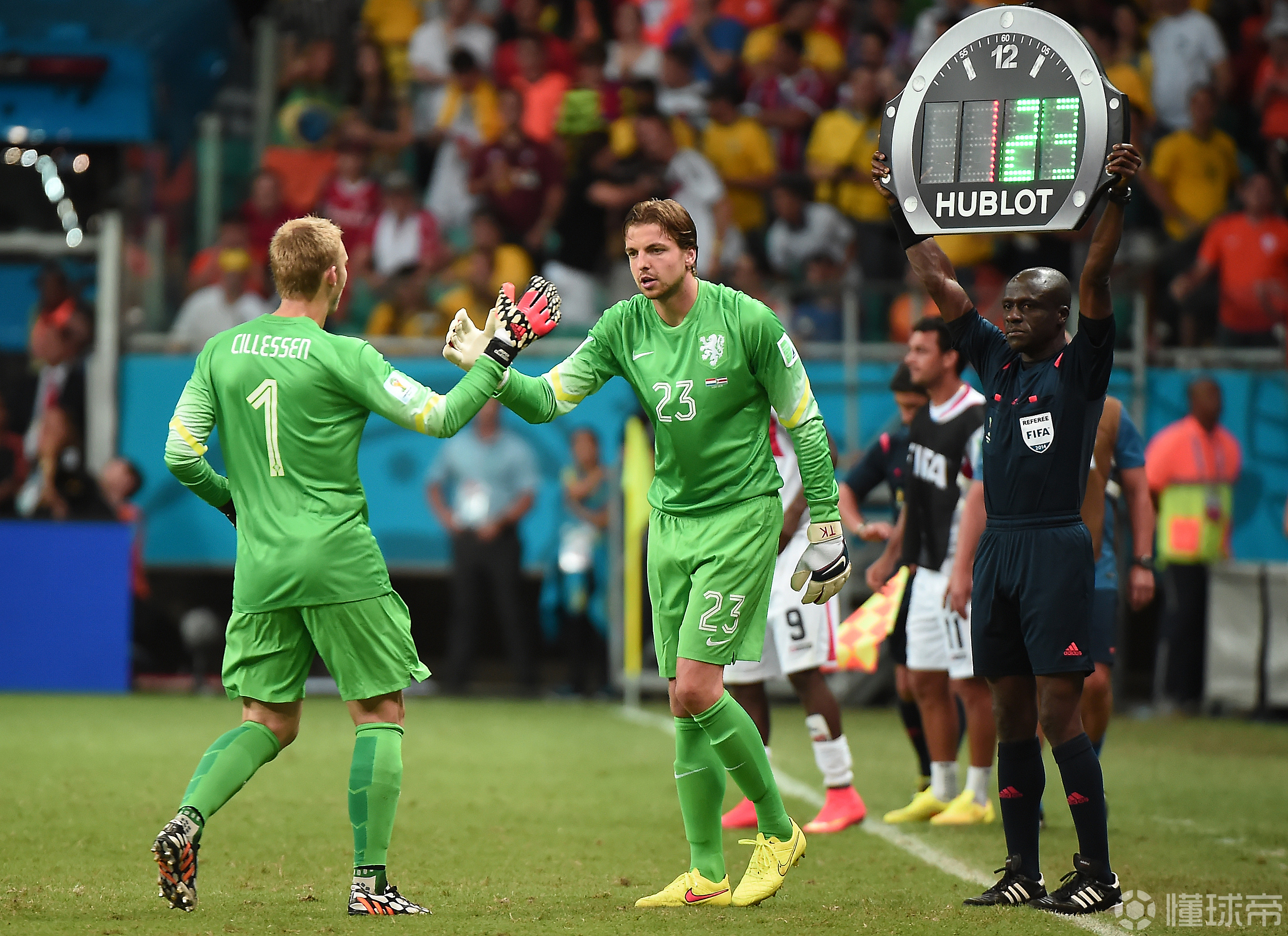 足坛二门故事多，有人一败涂地，也有人一战成名