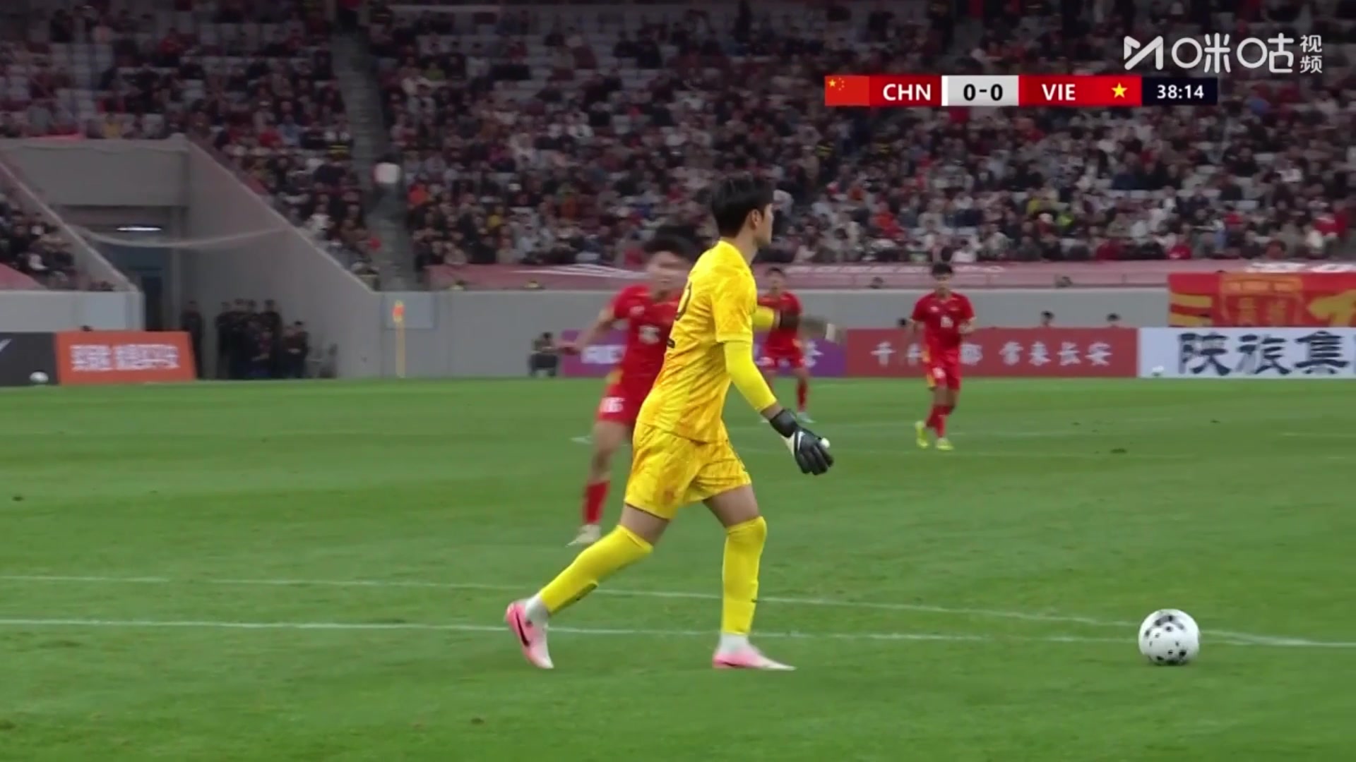 我的天啊杜月徵不停球凌空抽出精彩落叶球对方门将直接看傻了