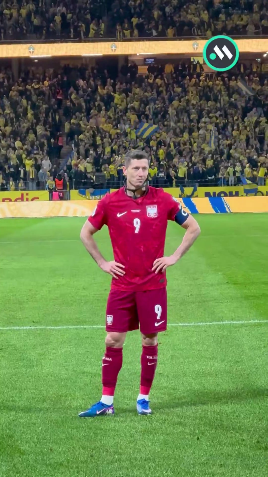 心碎一幕波兰遭瑞典绝杀无缘世界杯莱万谢场时落泪