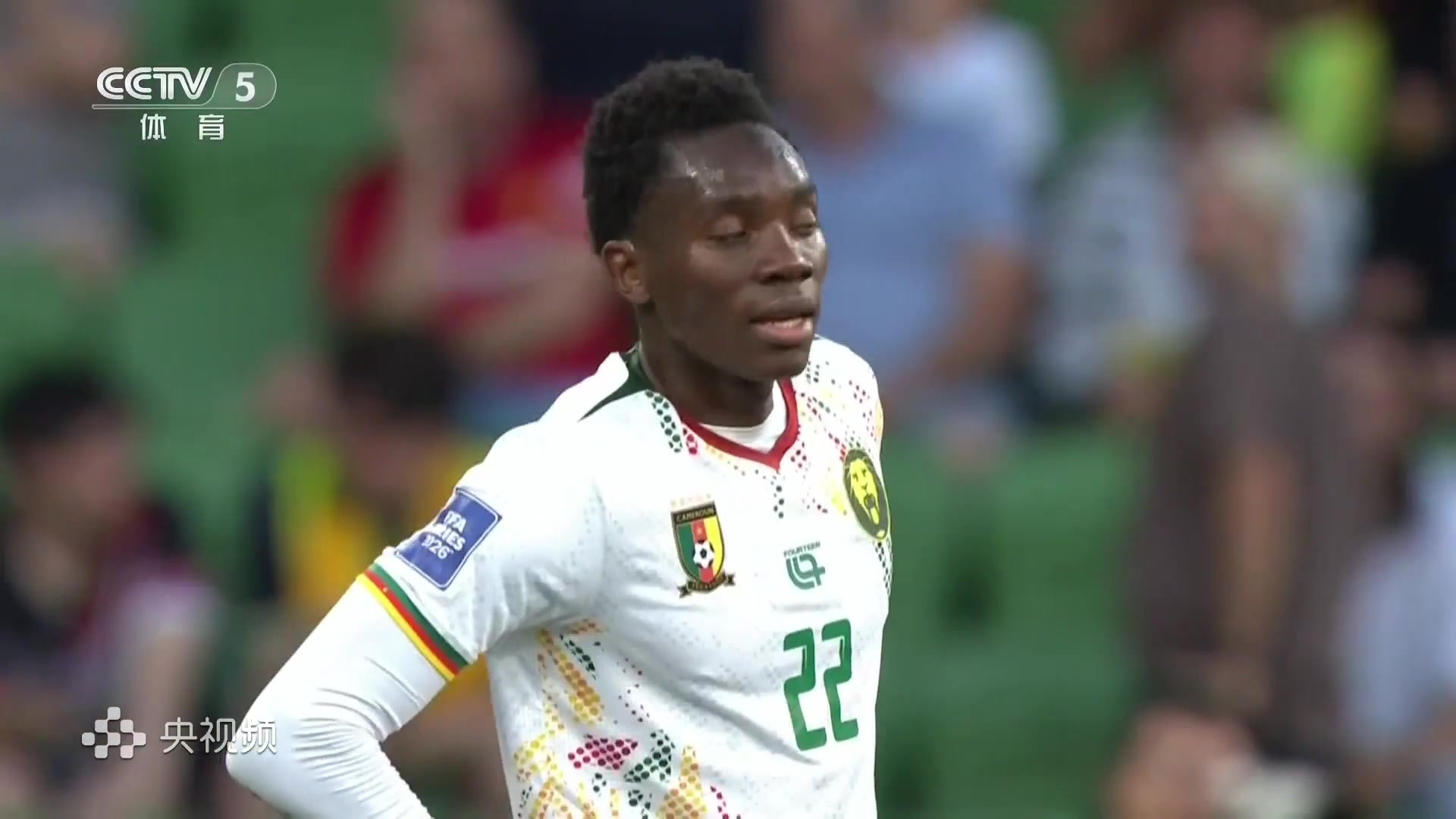 拼命三郎赛后替补登场拜合拉木的球衣是最脏的